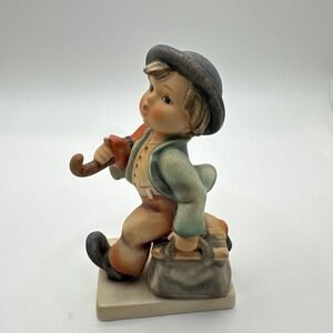 Goebel Hummel  "MERRY WANDERER" Figurine  TMK 3 11/0  5 1/4" Tall